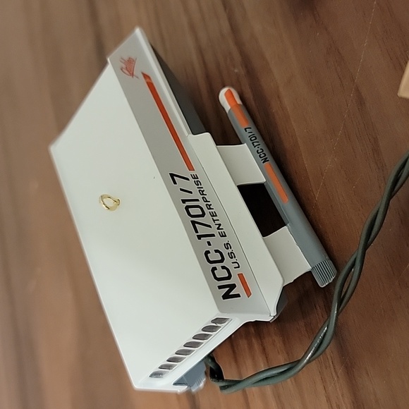 Hallmark Keepsake Ornament Shuttlecraft Galileo Enterprise Magic Voice & Light - Picture 3 of 13